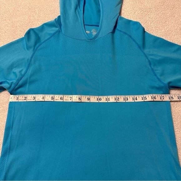 Zyia Active Light Blue Peak Performance Lightweight Long Sleeve Hoodie - Picture 4 of 9